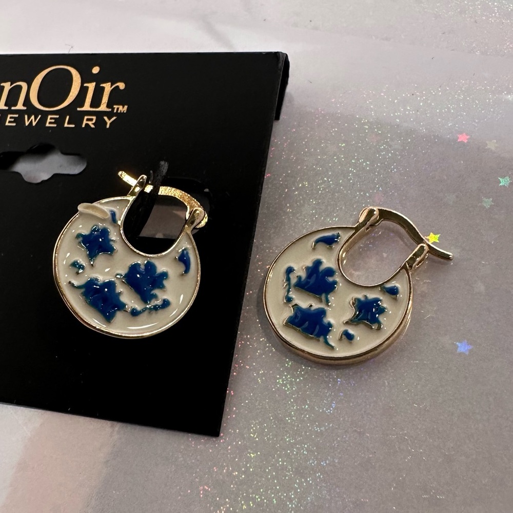 nOir Jewelry | Blue & White Earrings | NWT - Picture 5 of 6